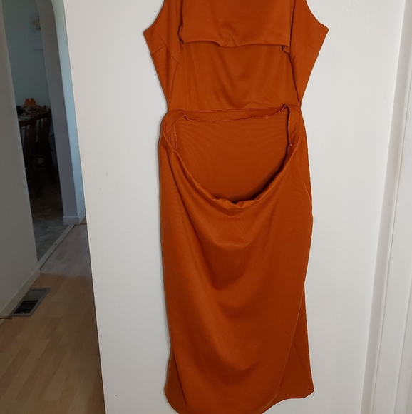 Suzy Shier Orange Open Back Dress - Picture 7 of 7